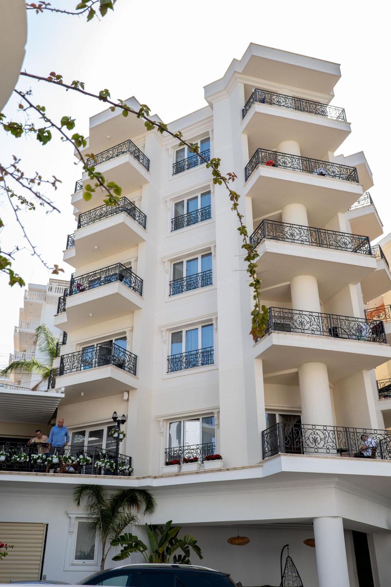 AMI MAR Hotel Sarandë Buitenkant foto
