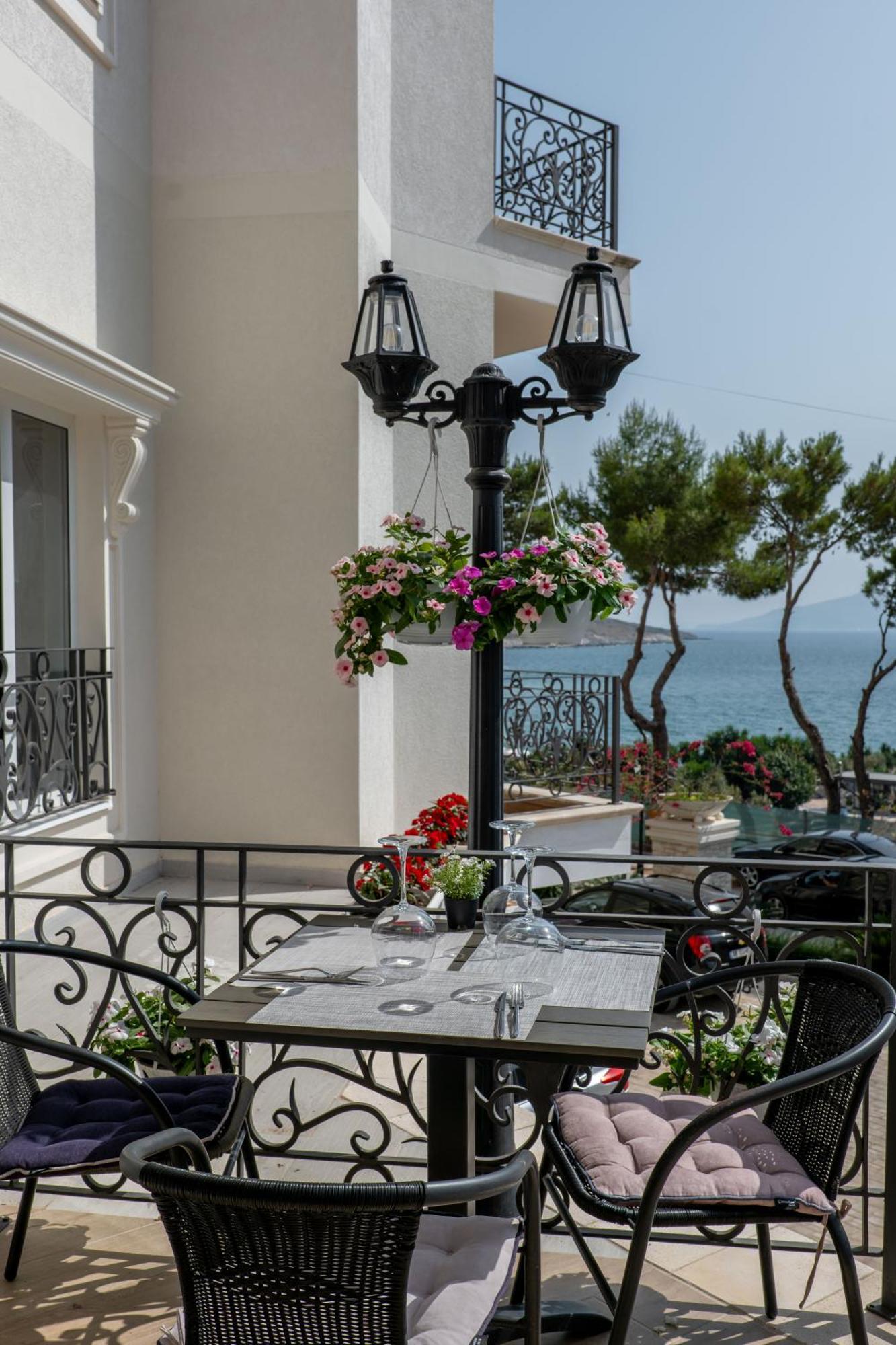 AMI MAR Hotel Sarandë Buitenkant foto