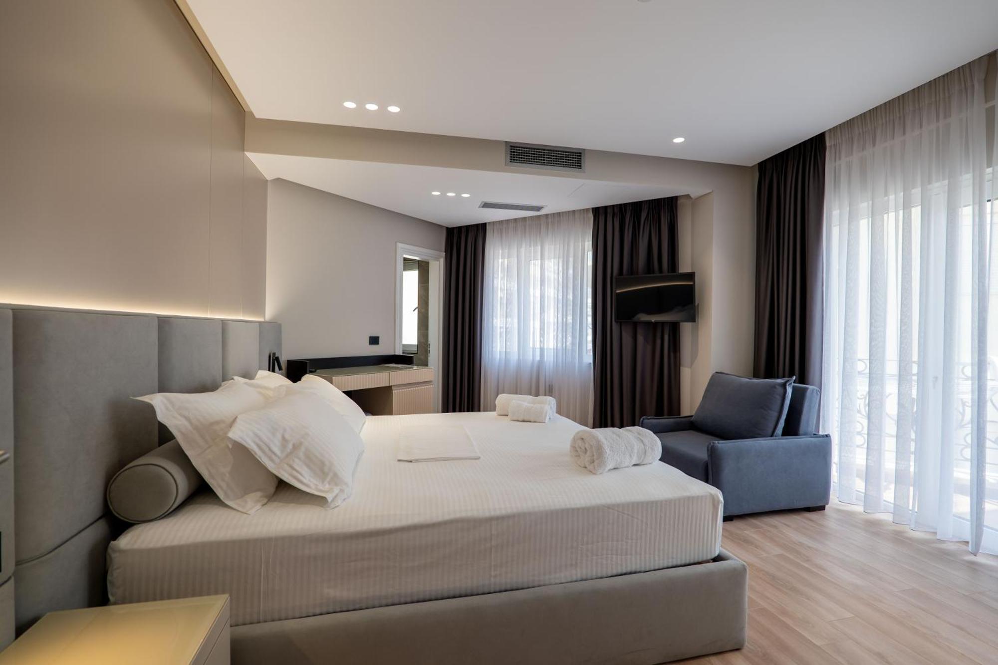 AMI MAR Hotel Sarandë Buitenkant foto