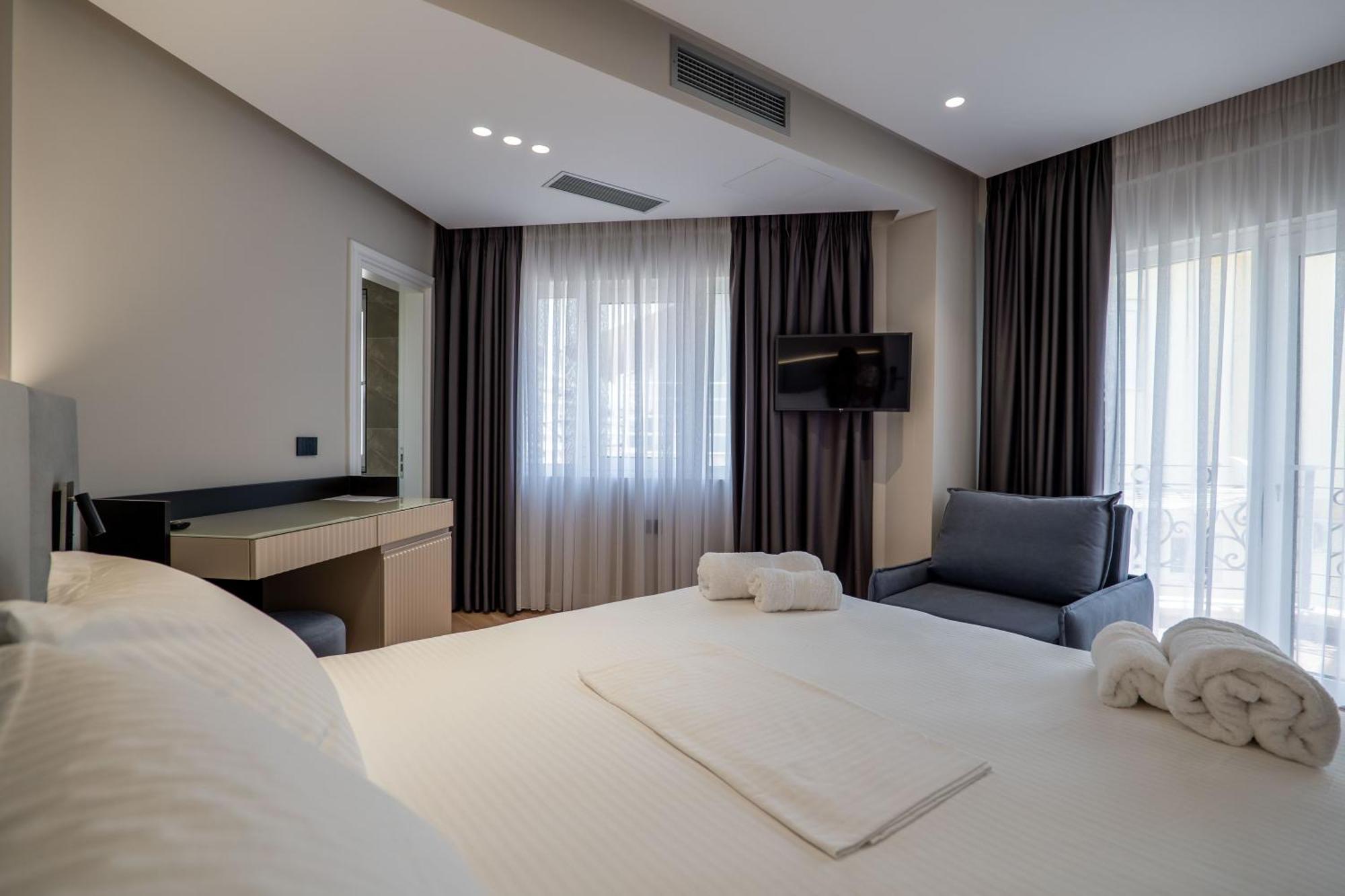 AMI MAR Hotel Sarandë Buitenkant foto