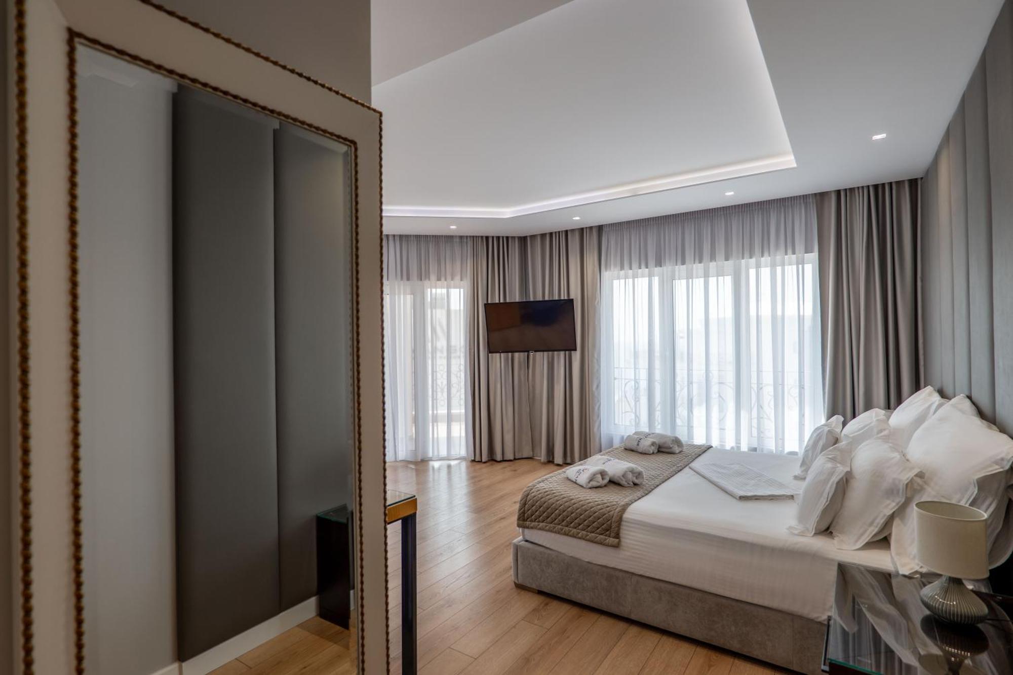 AMI MAR Hotel Sarandë Buitenkant foto