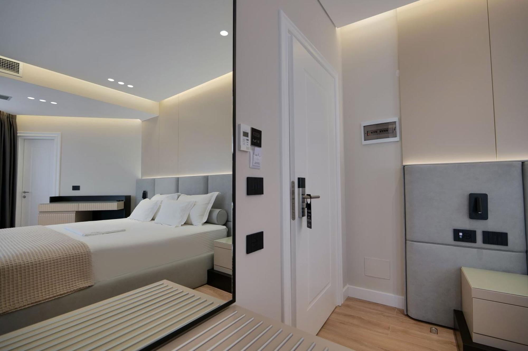 AMI MAR Hotel Sarandë Buitenkant foto