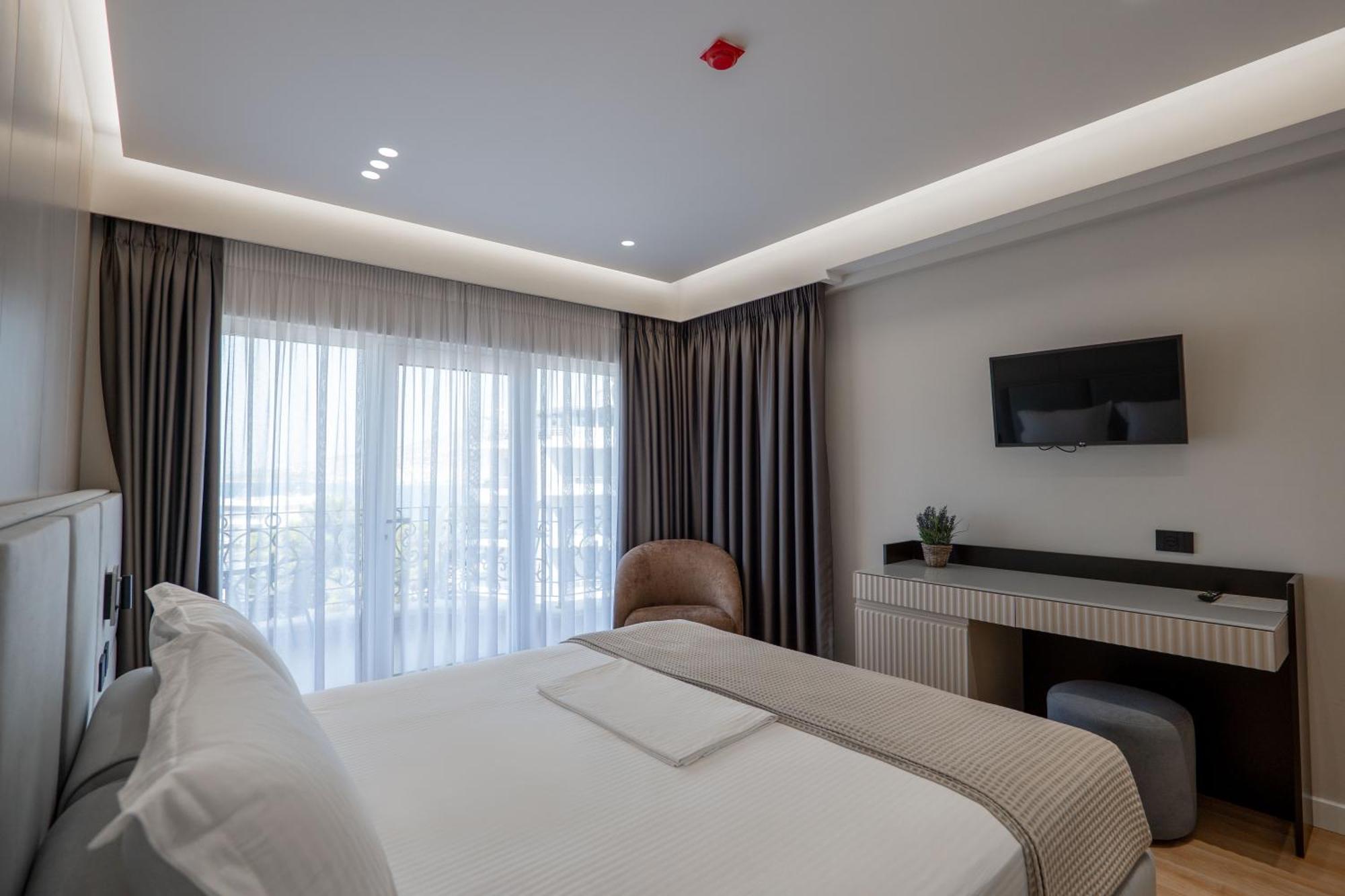 AMI MAR Hotel Sarandë Buitenkant foto