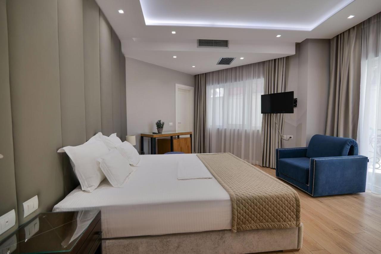 AMI MAR Hotel Sarandë Buitenkant foto