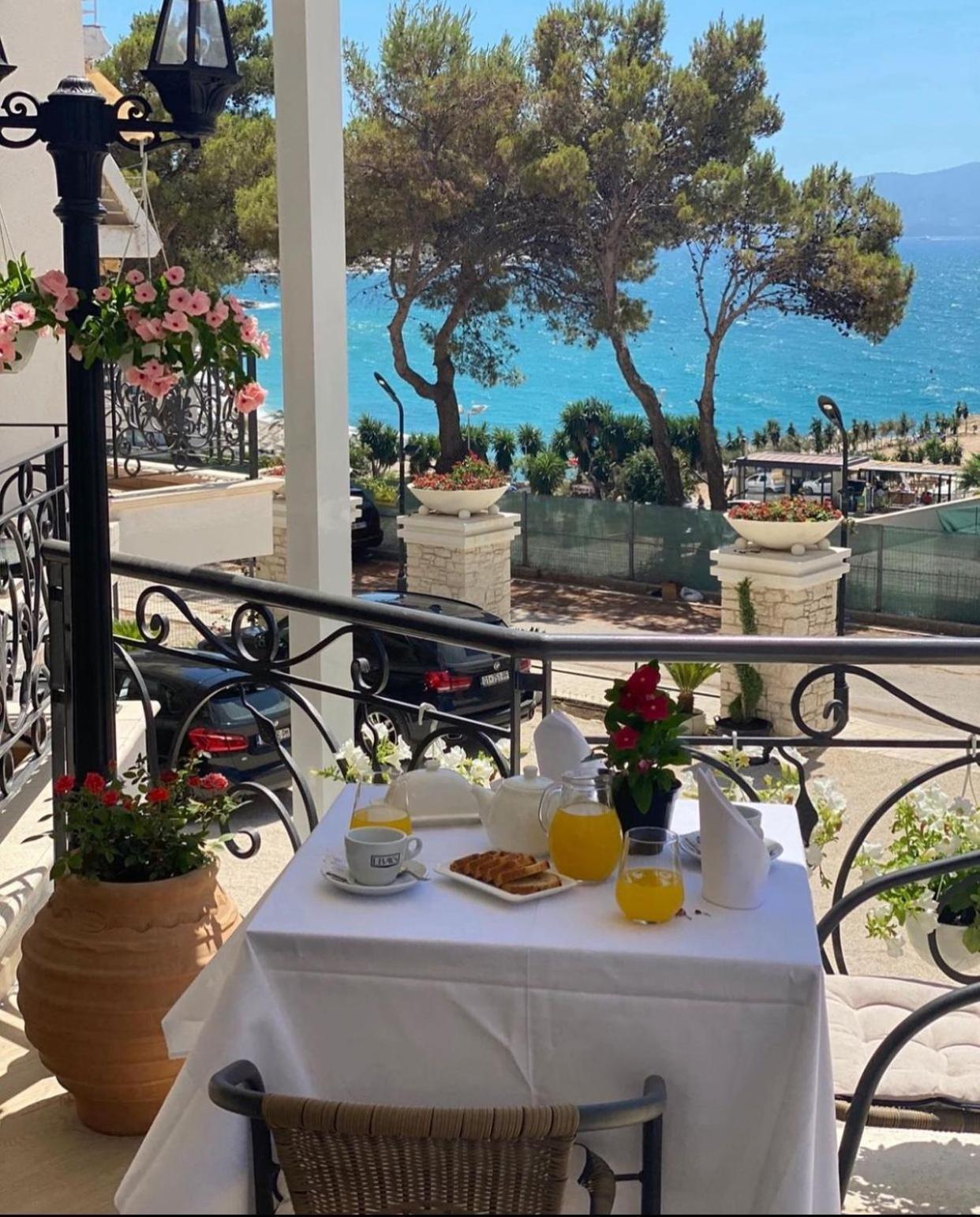 AMI MAR Hotel Sarandë Buitenkant foto